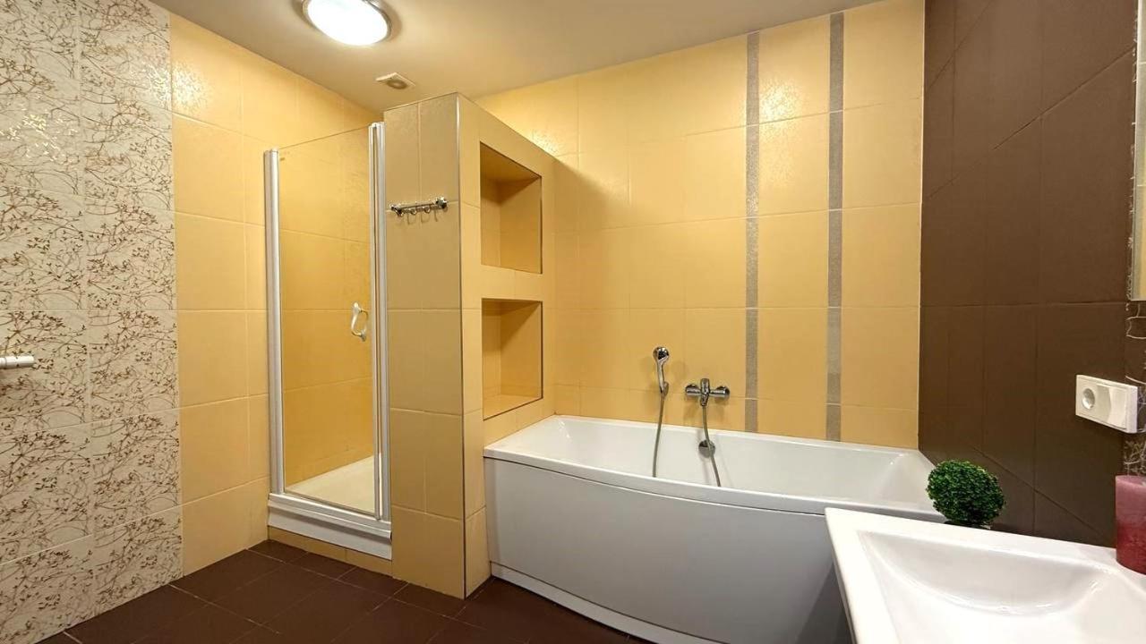 Bright House On 23 Serpnya 哈尔科夫 外观 照片