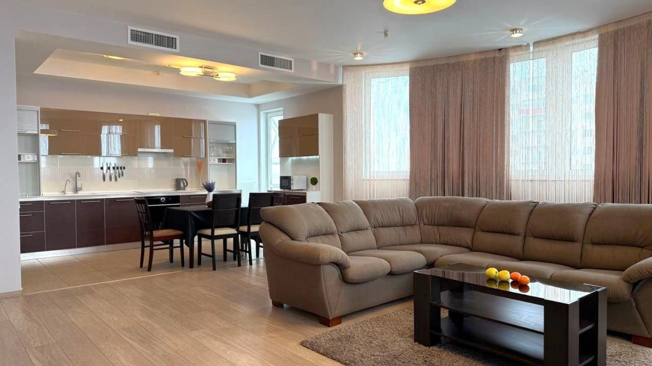 Bright House On 23 Serpnya 哈尔科夫 外观 照片